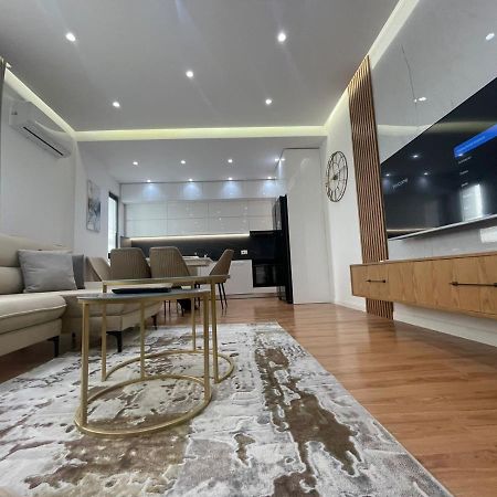 Lux Apartment At Arlis Tirana Eksteriør billede