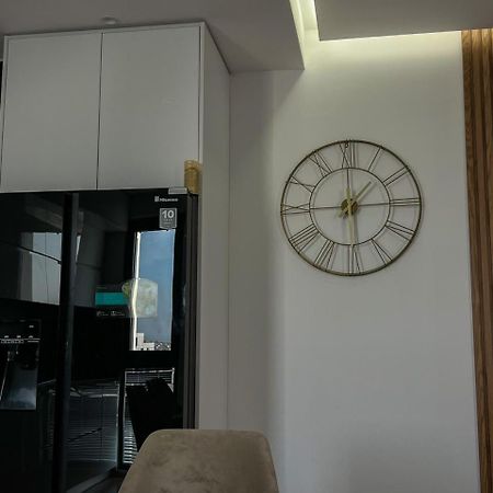 Lux Apartment At Arlis Tirana Eksteriør billede
