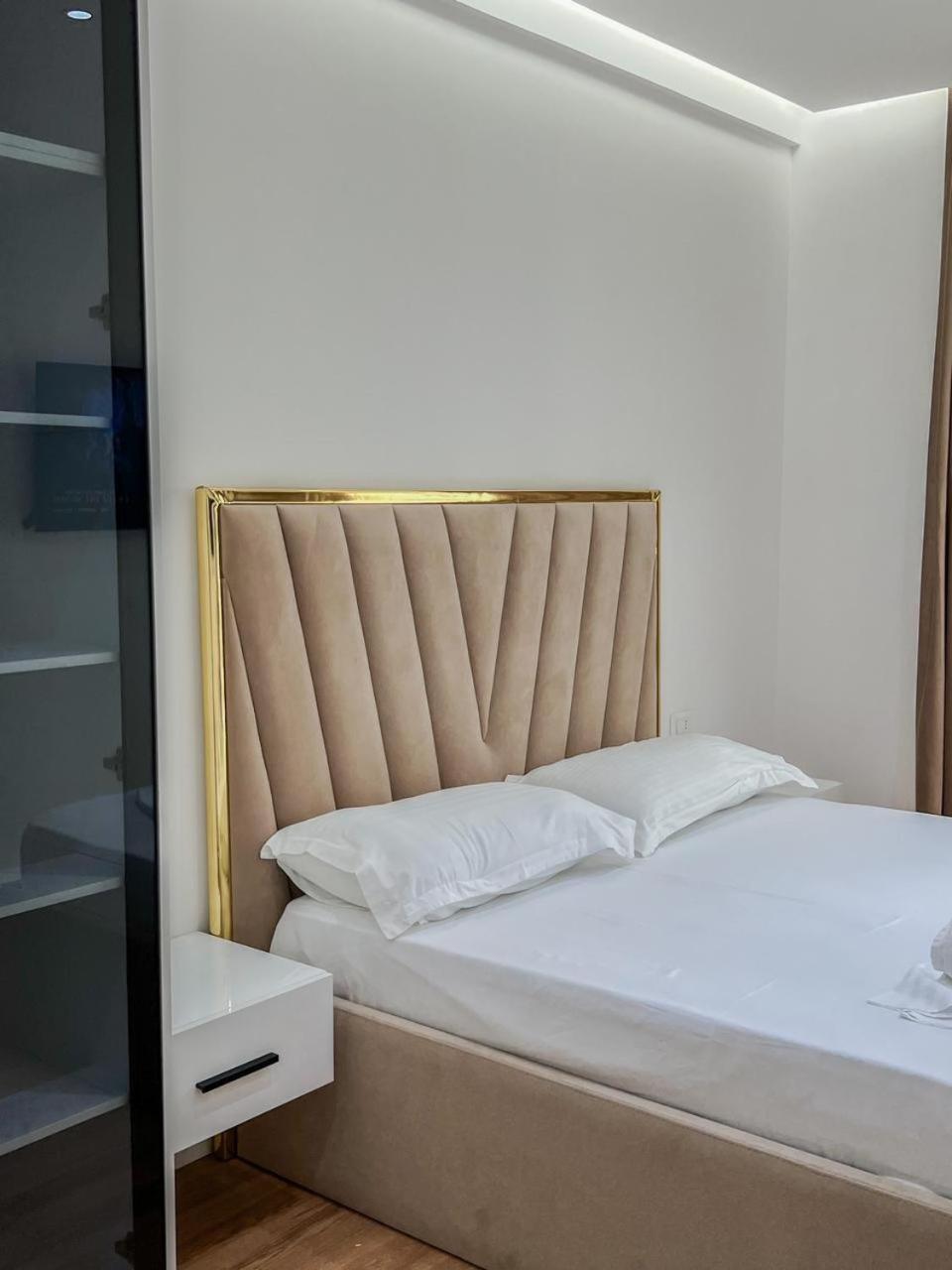 Lux Apartment At Arlis Tirana Eksteriør billede