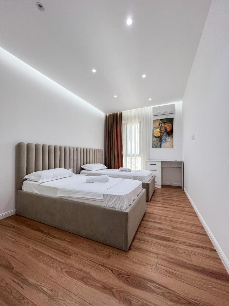 Lux Apartment At Arlis Tirana Eksteriør billede