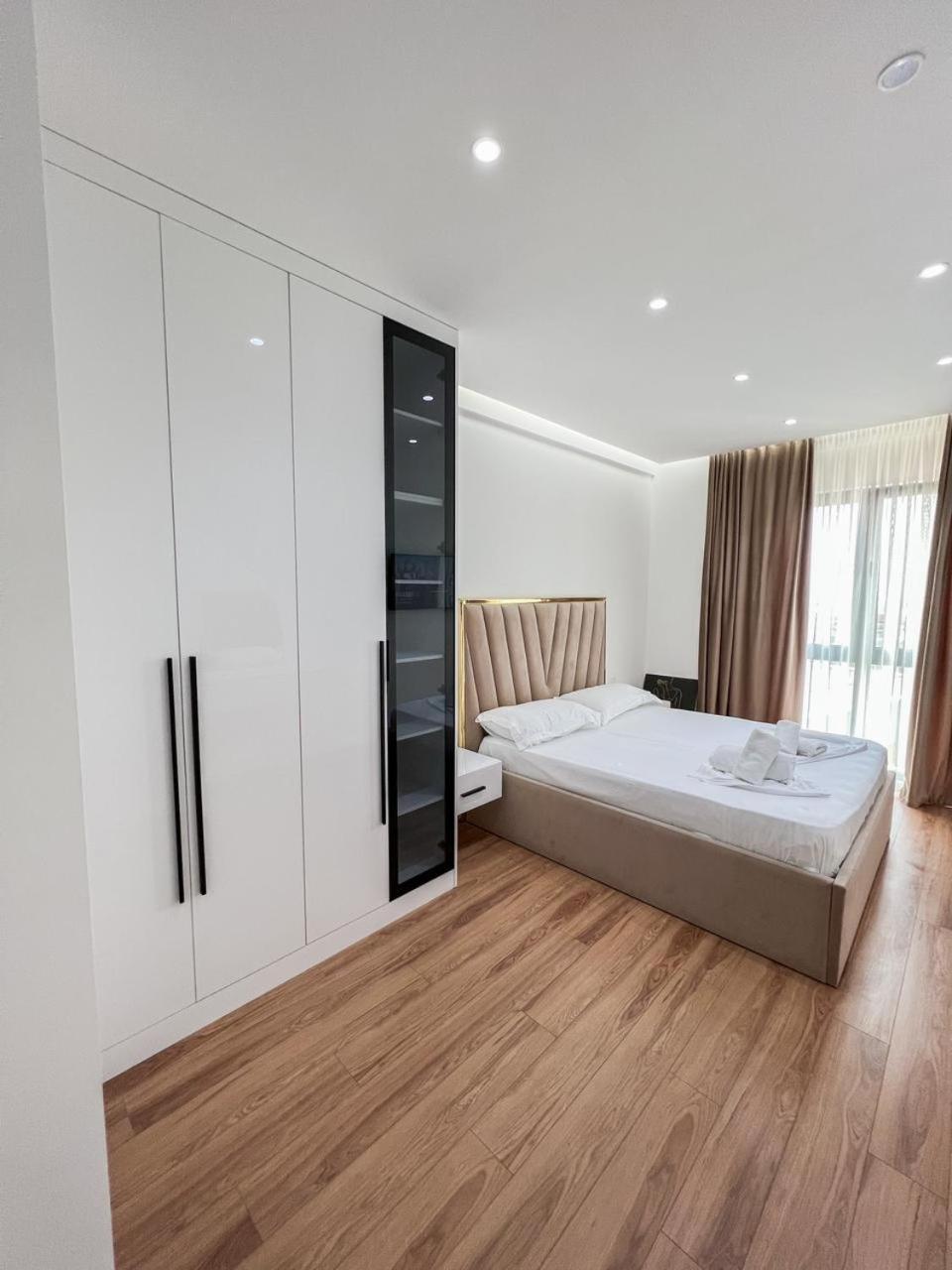 Lux Apartment At Arlis Tirana Eksteriør billede