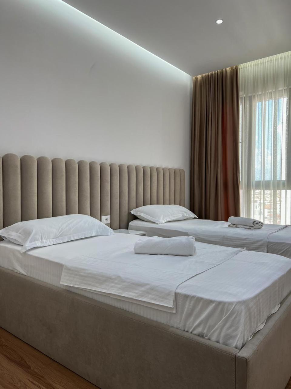 Lux Apartment At Arlis Tirana Eksteriør billede