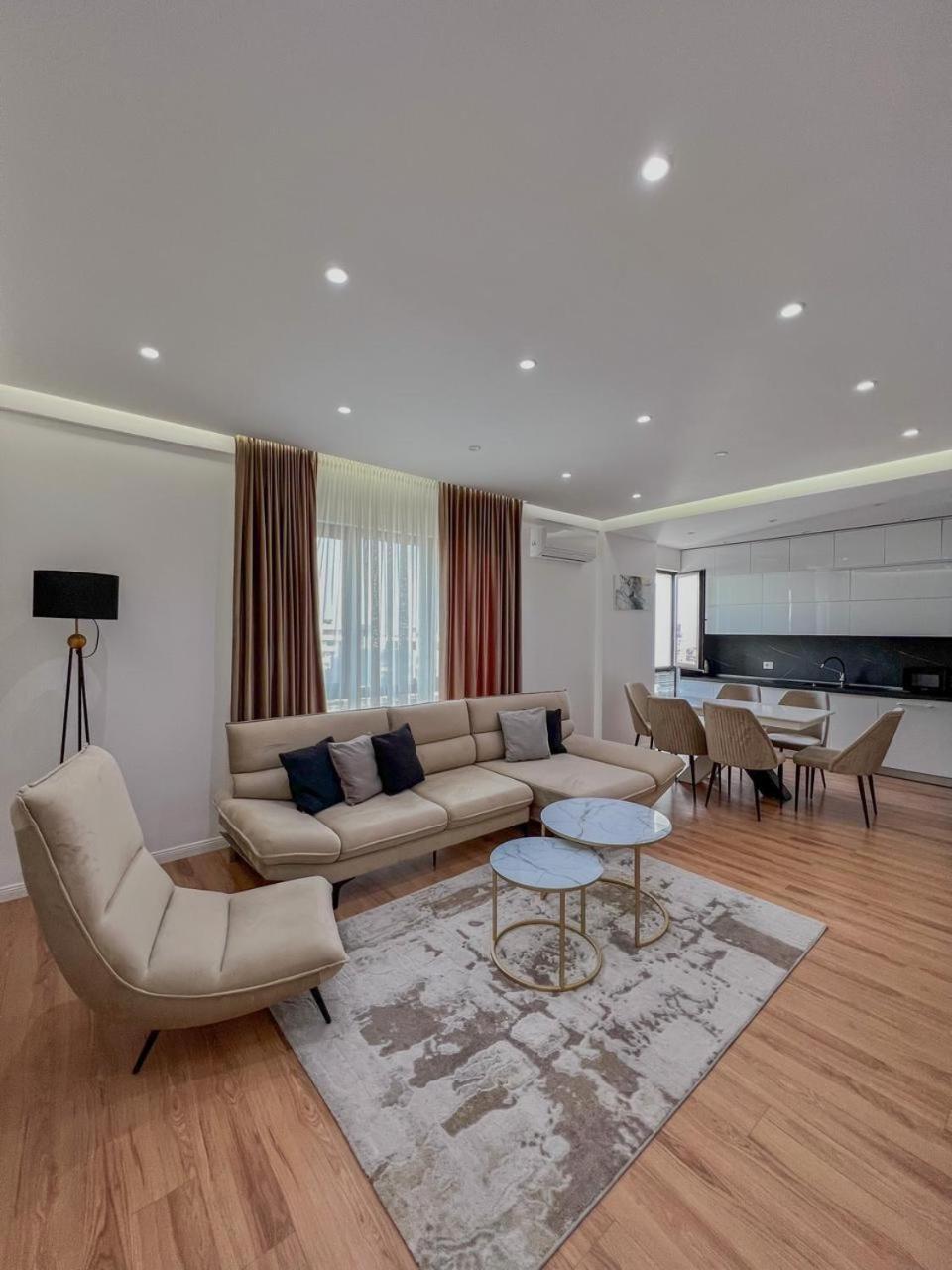 Lux Apartment At Arlis Tirana Eksteriør billede